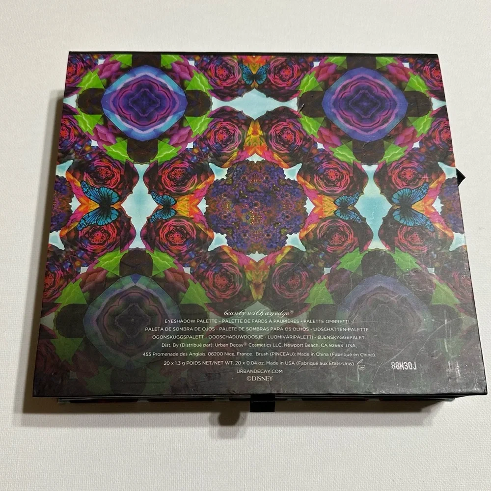 Urban Decay Alice Through the Looking Glass Eyeshadow Palette